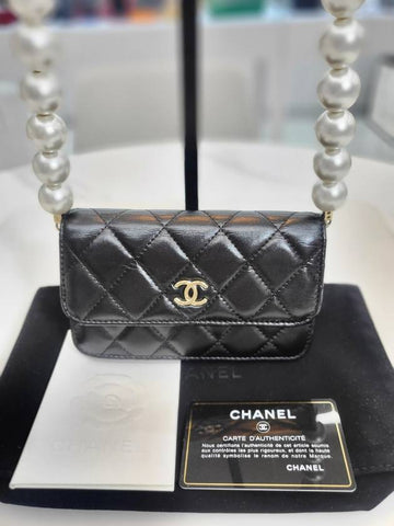 Pearl chain mini silver cross bag 31st unit AP1898 Chanel