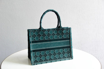 DIR1286 Book Tote BIG size 41.5cm 36.5cm Embroidery LOGO red Handbag green-1