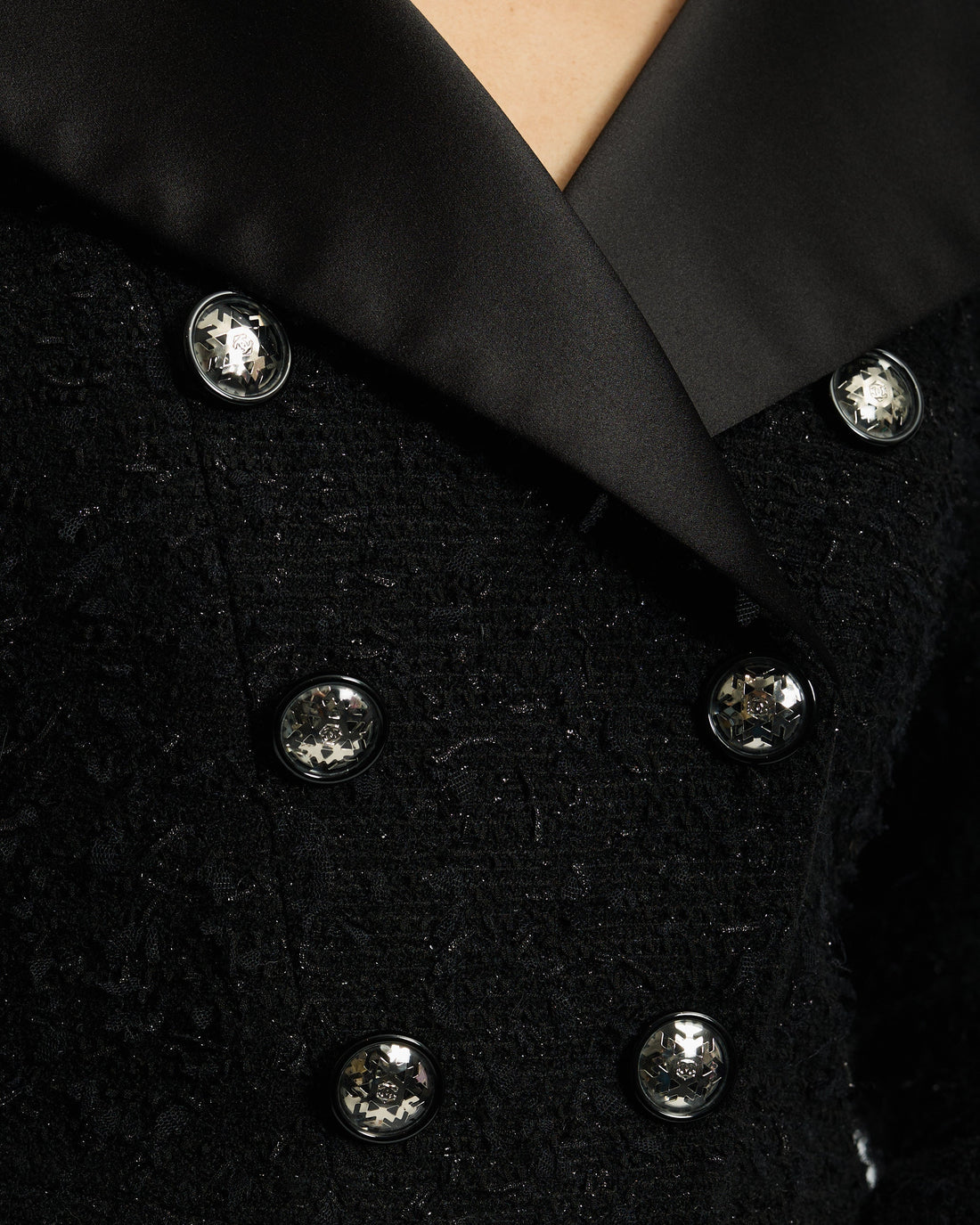 *HOT* Top Quality Chanel 19K Black Metallic Tweed Cropped Blazer with Satin Collar and Snowflake Buttons Details&nbsp; Size FR 38 (UK 10) RRP ¬£5,800