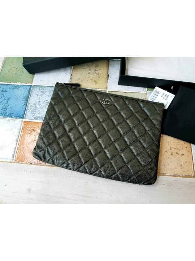 Caviar New Medium Clutch Charcoal Chanel