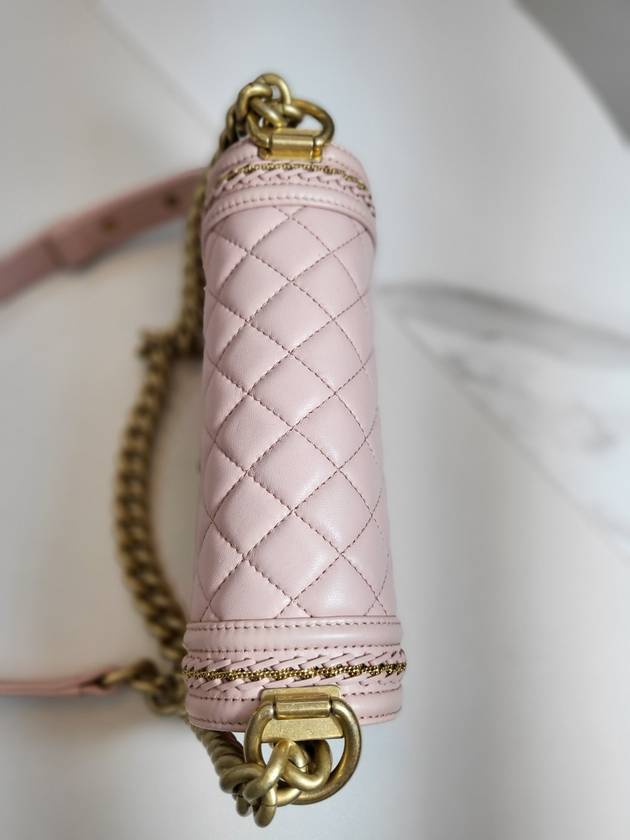 Small Boy Shoulder Bag 24th A67085 Chanel
