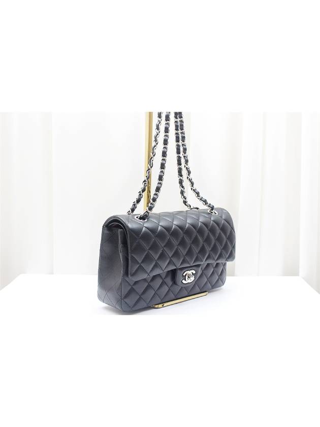 Lambskin classic medium black silver chain shoulder bag A01112 Chanel