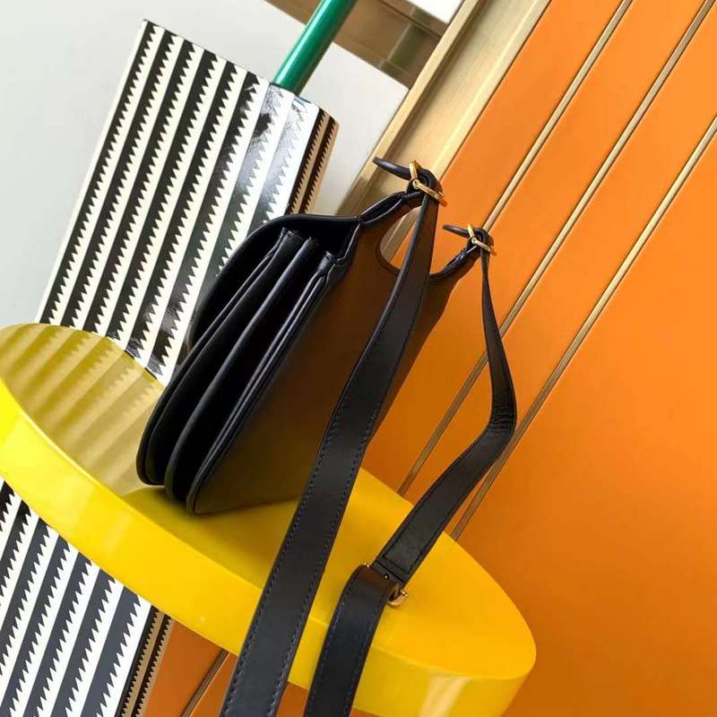 Yves Saint Laurent - Bags