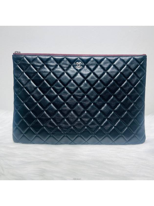 women clutch bag Chanel
