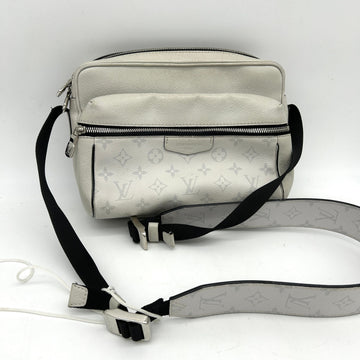 LOUIS VUITTON Taiga Monogram Outdoor Messenger White LA34608