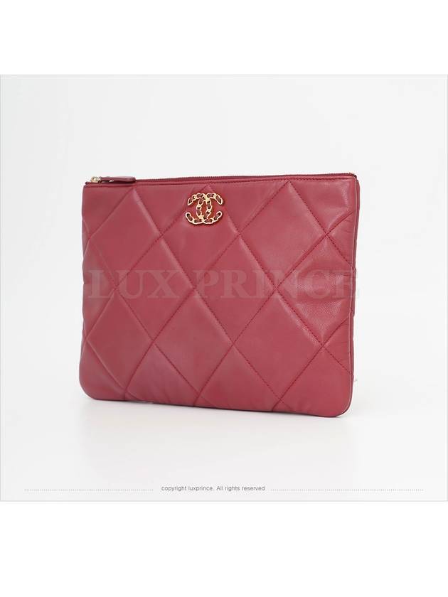 New Medium 19 Clutch 0816sv Chanel