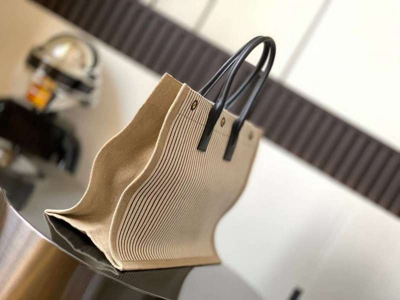 Yves Saint Laurent - Bags