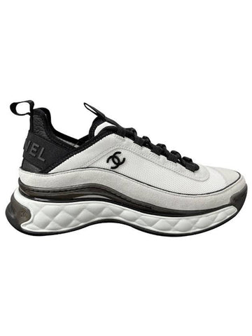 Fabric Suede Calfskin Low-Top Sneakers White Light Grey Chanel