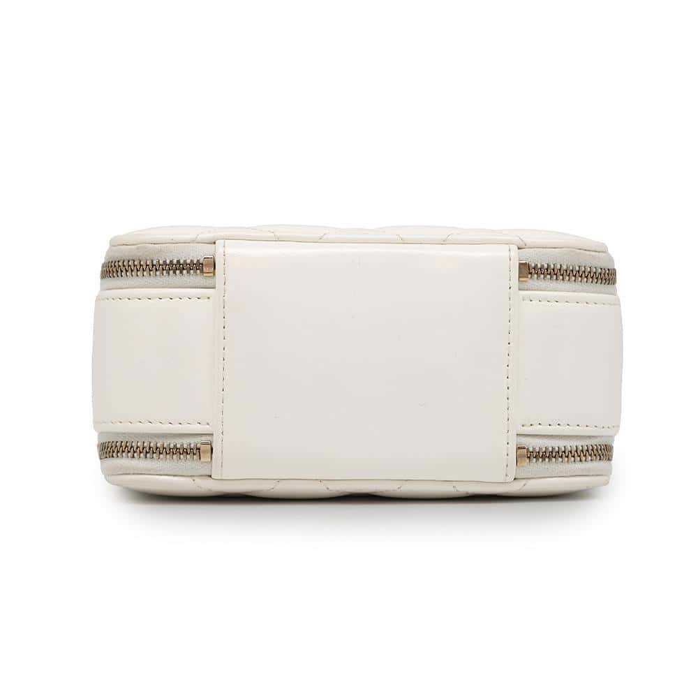 CHANEL Matelasse Top Handle Vanity Bag WhiteAP2920 Shiny Calf Leather