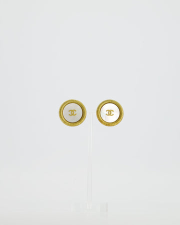 Top Quality Chanel  94P Gold Iridescent Pearl with CC Logo Round Clip-On Earrings