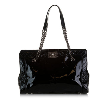 Top Quality Chanel Patent Boy Reverso Shopping Tote (SHG-DFtGpZ)