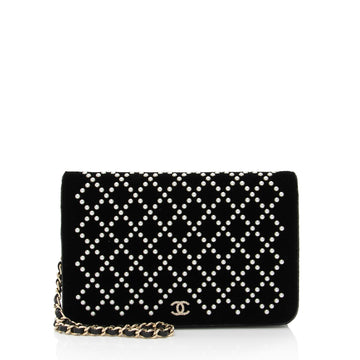 Top Quality Chanel Velvet Pearl Embellished Wallet on Chain (SHF-aGIZaD)