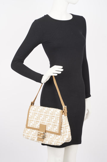Fendi Womens Baguette Handbag Beige / White