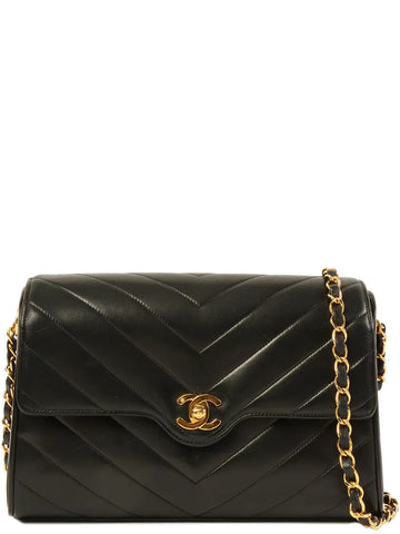 Top Quality Chanel Around 1992 Made Chevron Turn-Lock Chain Bag Black