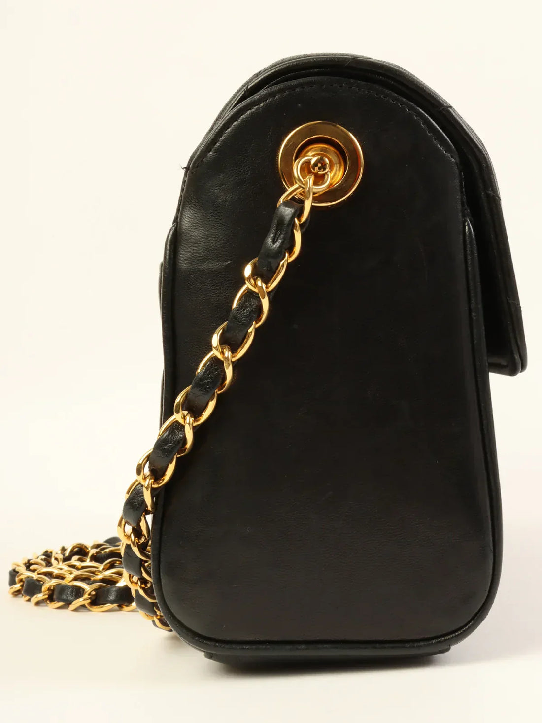 Top Quality Chanel Around 1992 Made Chevron Turn-Lock Chain Bag Black
