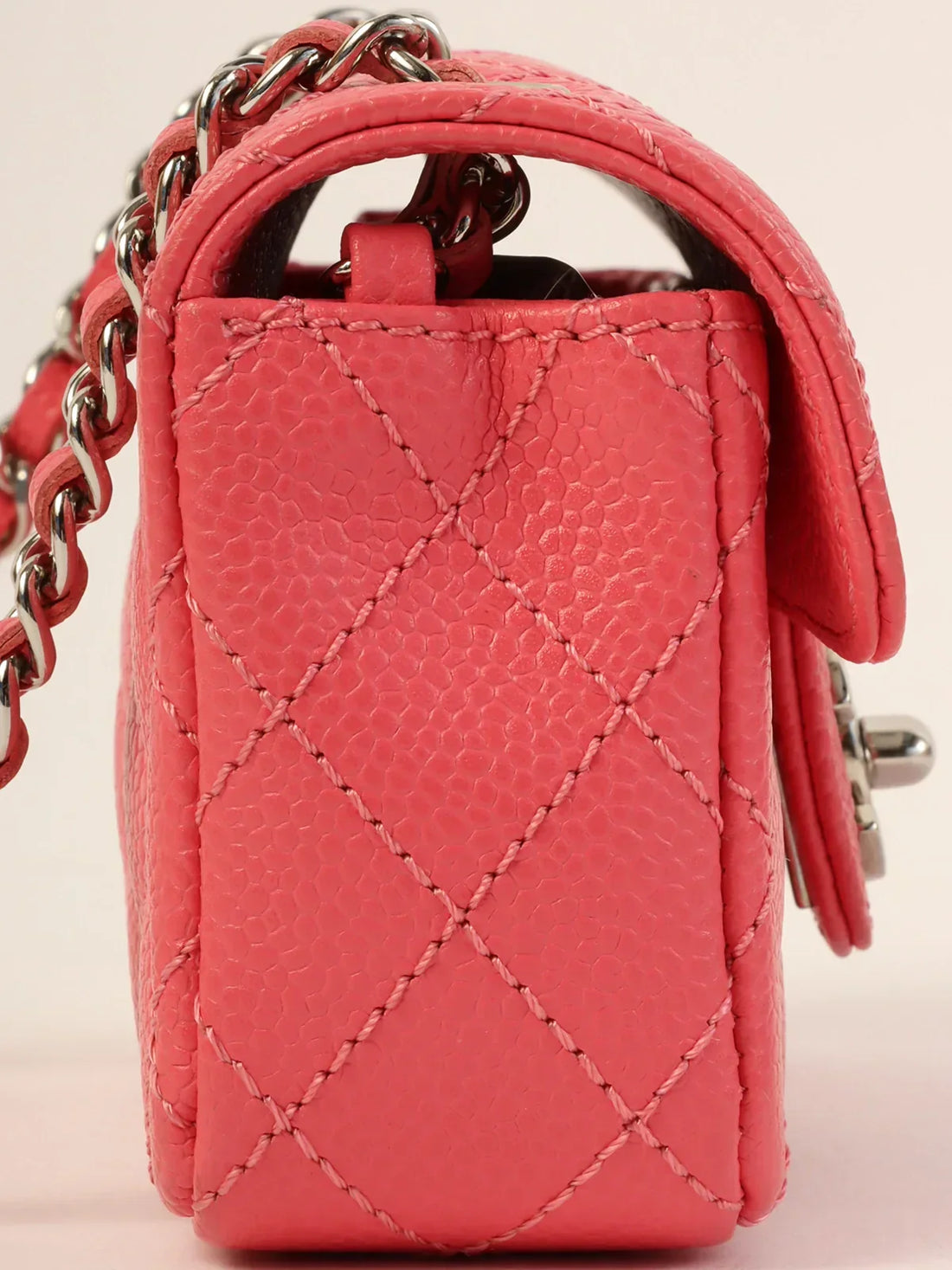 Top Quality Chanel Around 2004 Made Caviar Skin Turn-Lock Mini Chain Bag Pink