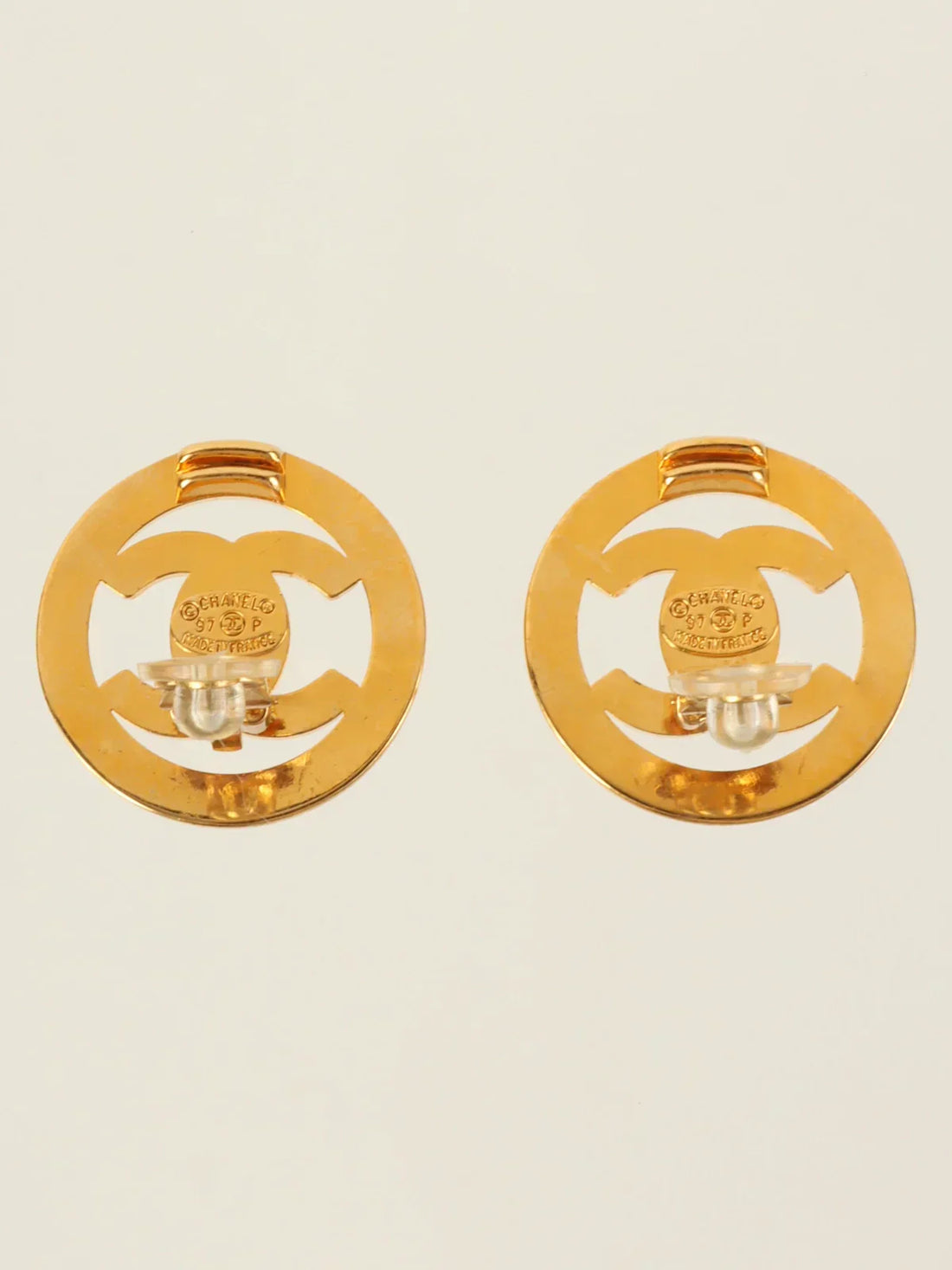 Top Quality Chanel 1997 Made Circle Turn-Lock Earrings Gold
