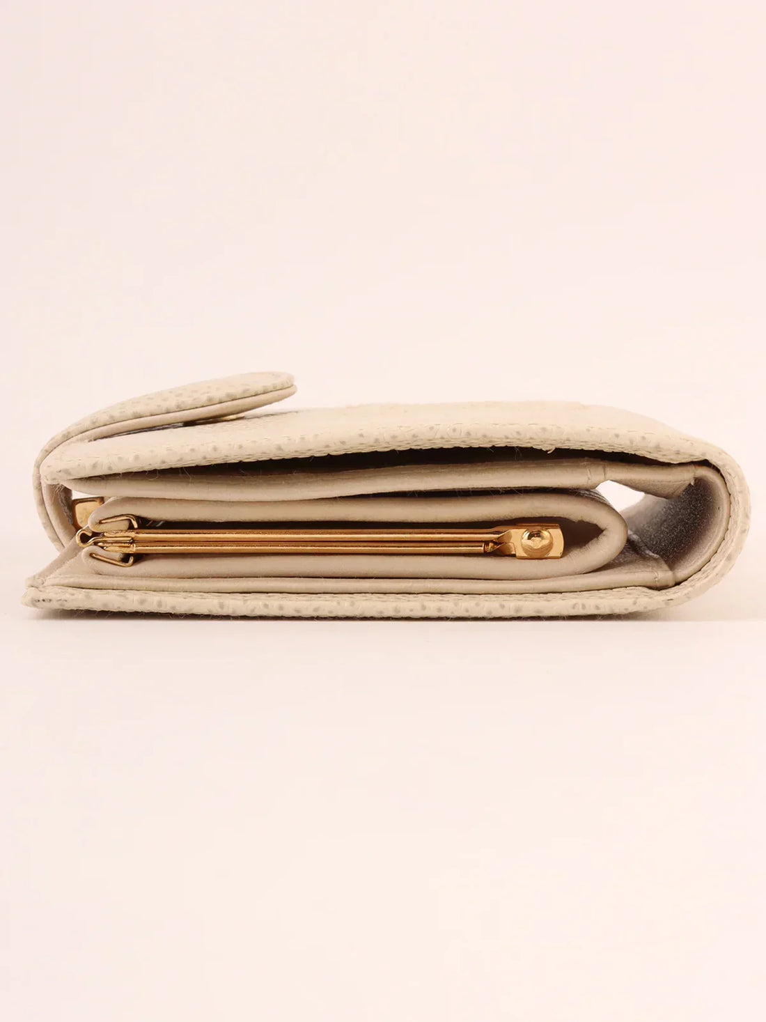 Top Quality Chanel Around 2001 Made Caviar Skin Cc Mark Stitch Wallet Ivory
