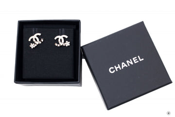 Top Quality Chanel AB6932 B06539 CC Logo With Crystals  Silver / NF032 Silver 1.3X1CM Earrings Shw