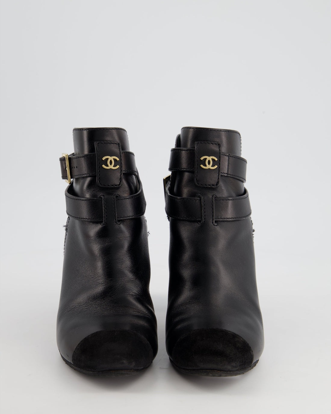 Top Quality Chanel Black Leather Heeled Boots with CC Gold Logo and Suede Detail Size EU 36.5