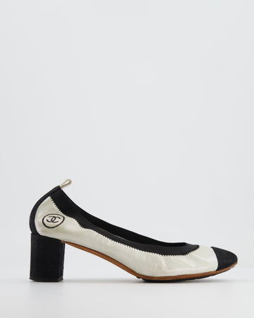 Top Quality Chanel Silver Metallic and Black Suede Pumps with CC Logo Detail Size EU 39C