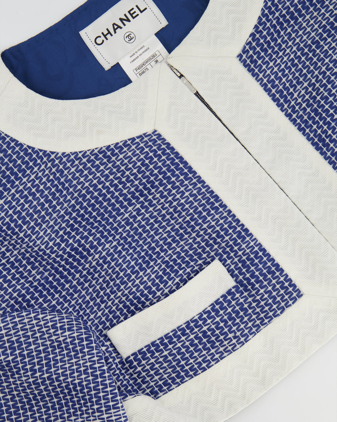 Top Quality Chanel Blue and White Mid-Sleeve Cropped Jacket with Zip and Pockets Size FR 38 (UK 10)
