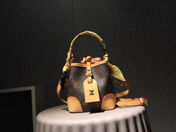 Elite Carryalls
