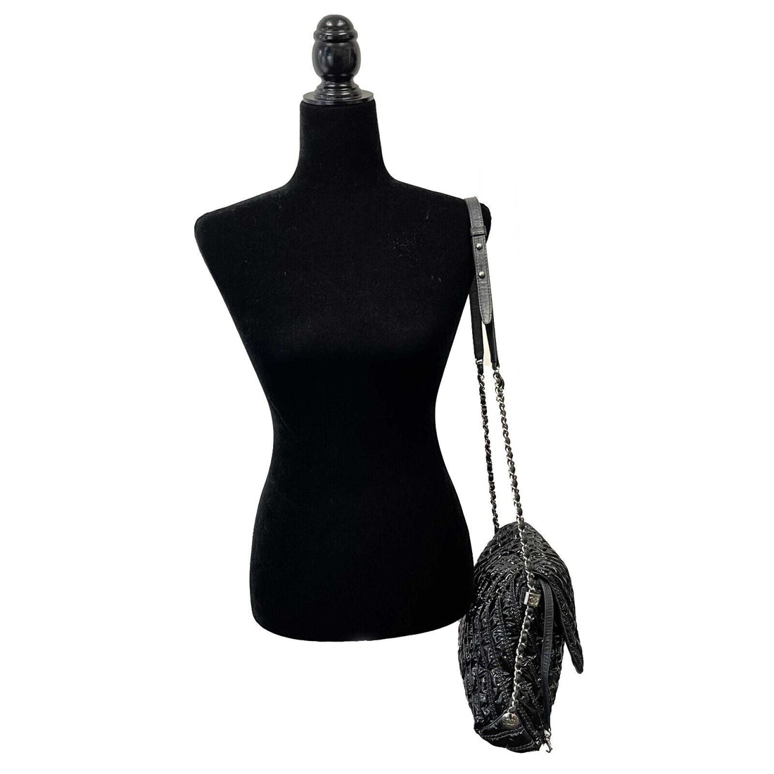 Top Quality Chanel - New - Maxi Chevron Space Suit New Black Shoulder Bag