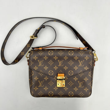 LOUIS VUITTON Monogram Pochette Metis LA31034