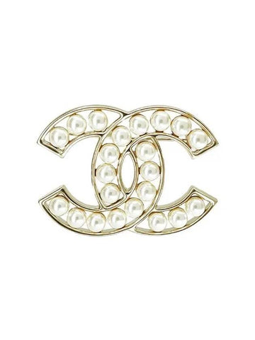 Brooch Metal Glass Pearls & Gold Pearly White Chanel