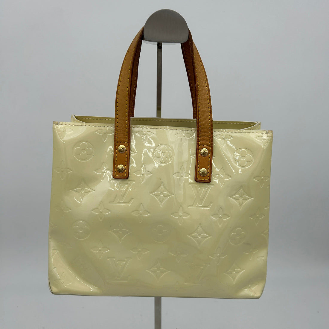 Louis Vuitton Perle Monogram Vernis Reade PM Bag