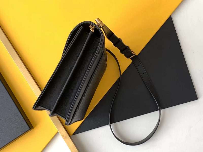 Yves Saint Laurent - Bags