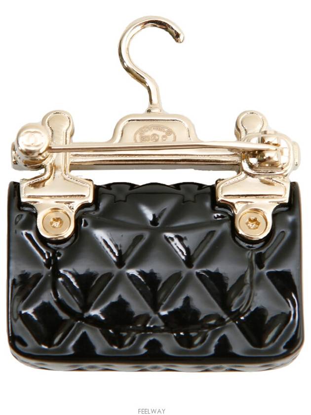 Classic flap bag brooch champagne gold 70546 Chanel