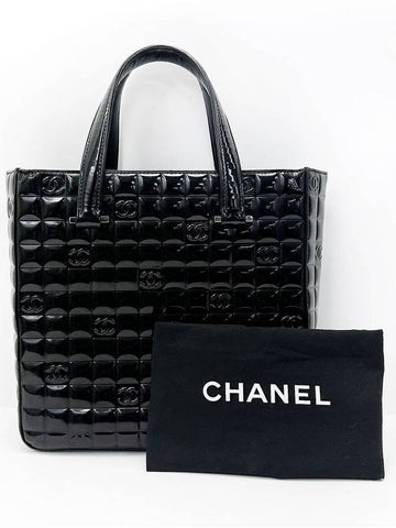 Black enamel chocolate bar 7th division CC logo tote bag 4VCHB32177 Chanel