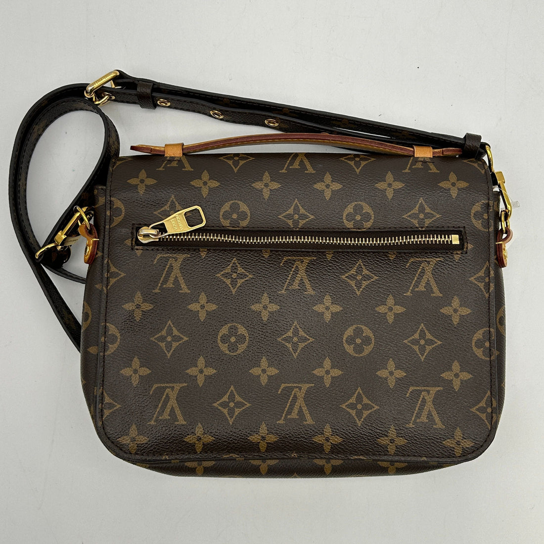 LOUIS VUITTON Monogram Pochette Metis 2101218434705