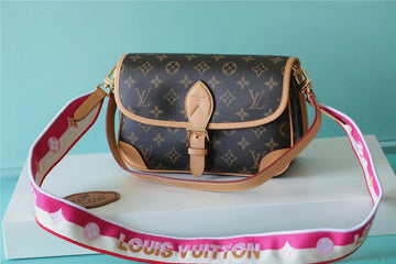 The Beaunoirr - Louis Vuittons  - 7704