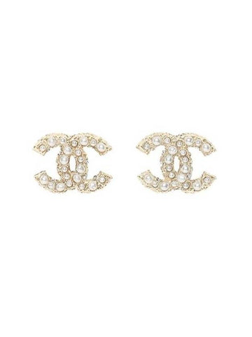 WoMen's CC Logo Pearl Pearl Earrings Gold Chanel