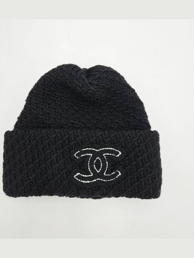CC logo cashmere beanie black Chanel