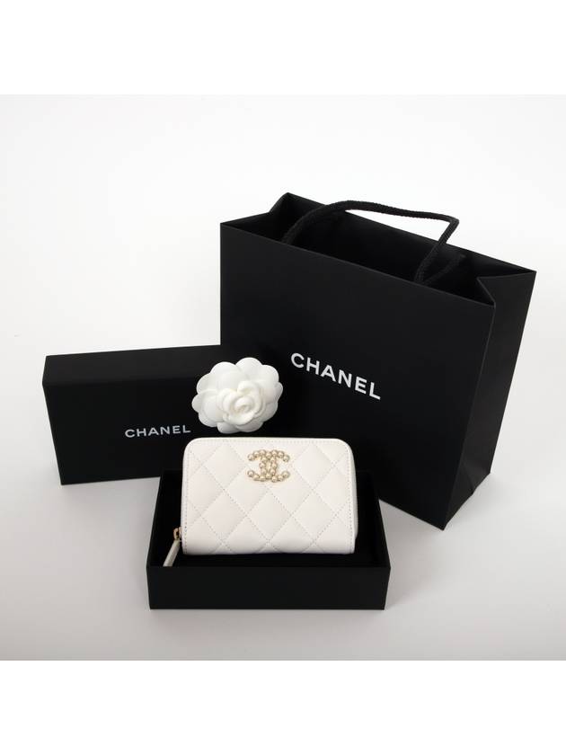Pearl zipper card wallet white gold AP3811 Chanel