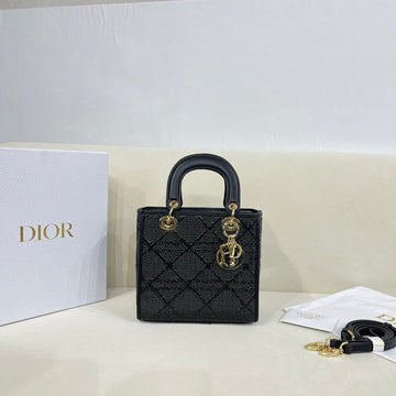 Elite Carryalls