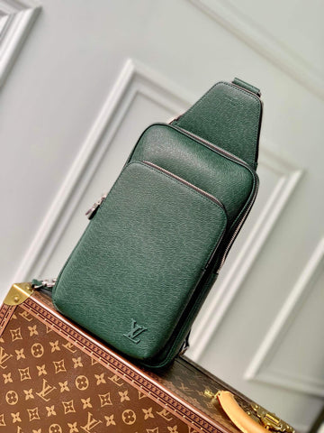 M41719 Avenue TaÃ¯ga blackish green man bag 20cm