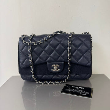 Top Quality Chanel Flap Bag Black Quilted Leather Medium Size