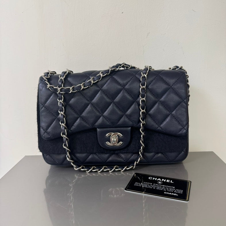 Top Quality Chanel Flap Bag Black Quilted Leather Medium Size