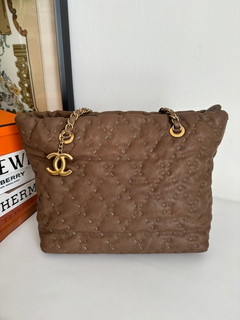 Chanel Brown Quilted Leather CC Chain Shoulder Bag Medium