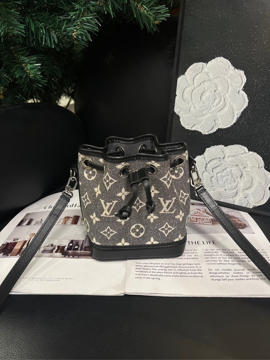 Louis Vuitton 23SS Dannin Nano Noe Black Drawstring Bucket Bag