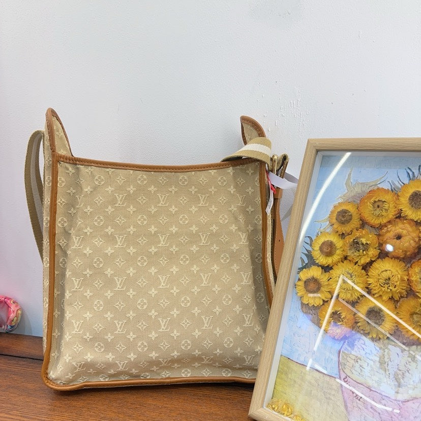 Louis Vuitton Looping GM Beige Canvas Bag