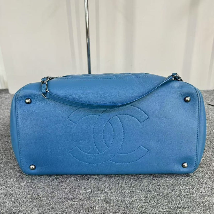 Top Quality Chanel quilted tote bag blue