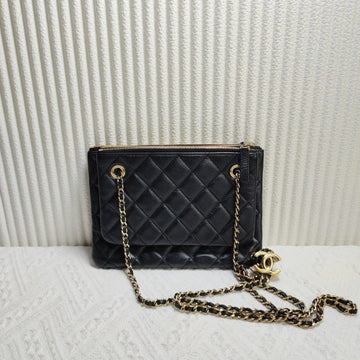 Top Quality Chanel  Top Quality Chanel 11947950 Black Quilted Shoulder Bag