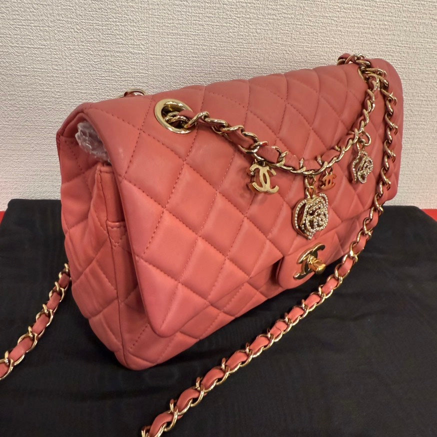 Top Quality Chanel Lambskin Single Flap Bag Medium Pink Shoulder Bag with Charms Series 19 FM0037