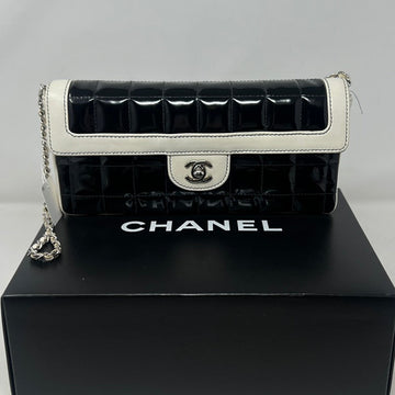 Top Quality Chanel Patent Leather Chain Shoulder Bag AF472 Black and White